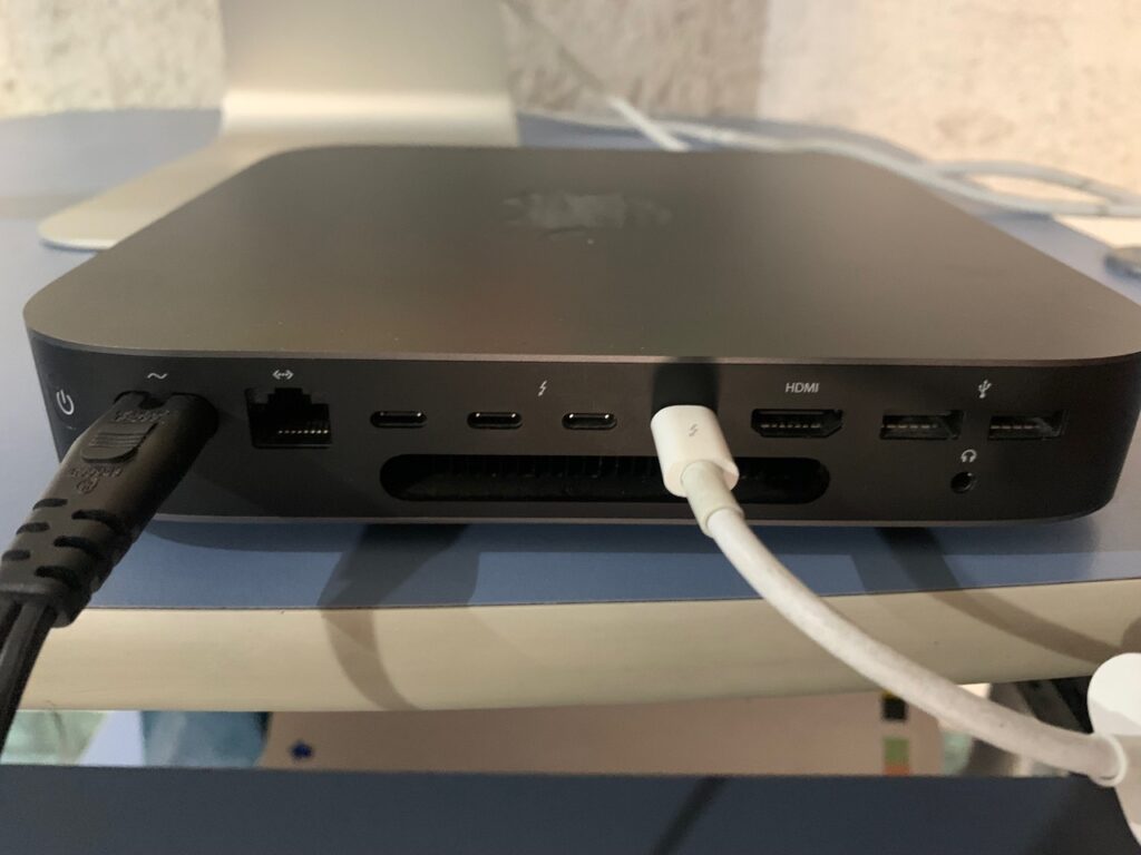 mac mini 2018 + Thunderbolt Display 27 Pulgadas